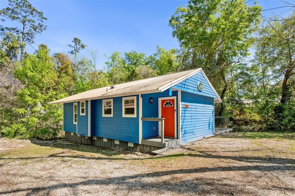 2256 W UNIVERSITY AVENUE, GAINESVILLE, FL 32603