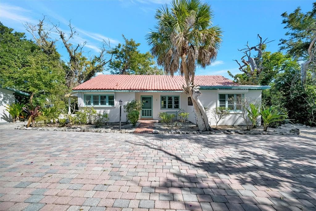4237 HIGEL AVENUE, SARASOTA, FL 34242