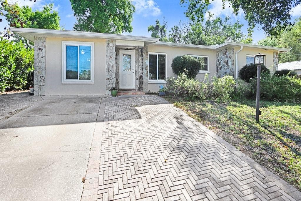 6703 N RIVER BOULEVARD, TAMPA, FL 33604