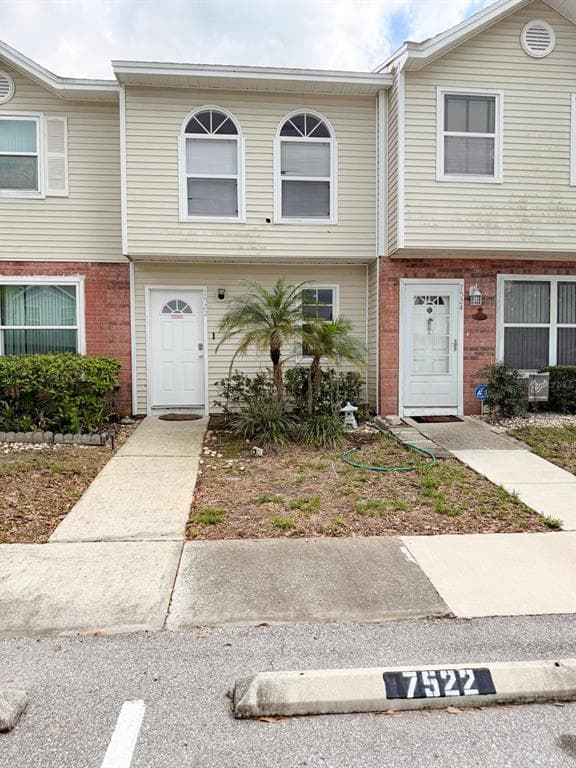 7522 HOLLOWELL DRIVE, TAMPA, FL 33615