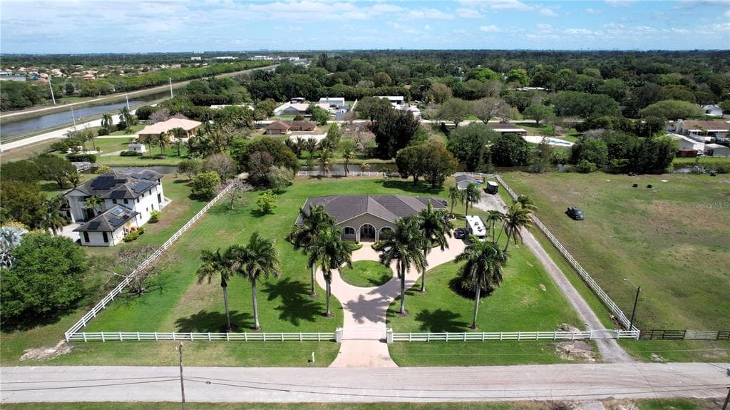 4810 SW 198 TERRACE, SOUTHWEST RANCHES, FL 33332