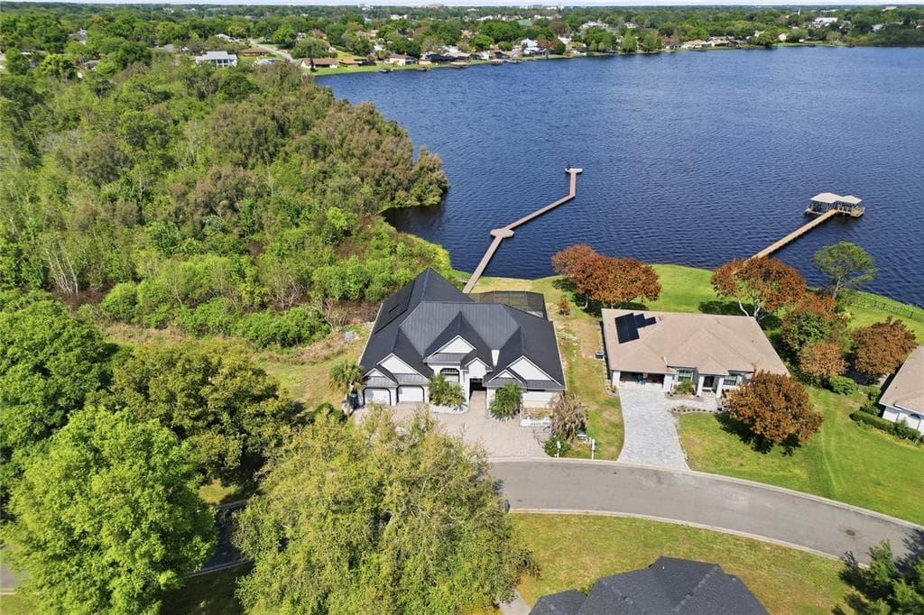 1028 S LAKE MARIAM DRIVE, WINTER HAVEN, FL 33884