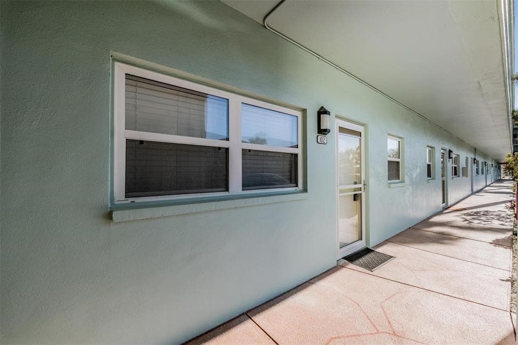 7 DUNOON PLACE # 102, DUNEDIN, FL 34698