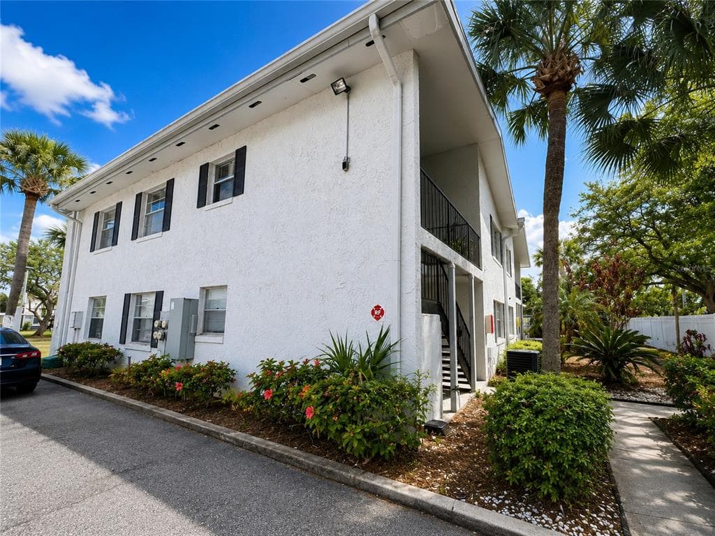 6008 AMBERLY AVENUE # F63, ORLANDO, FL 32822