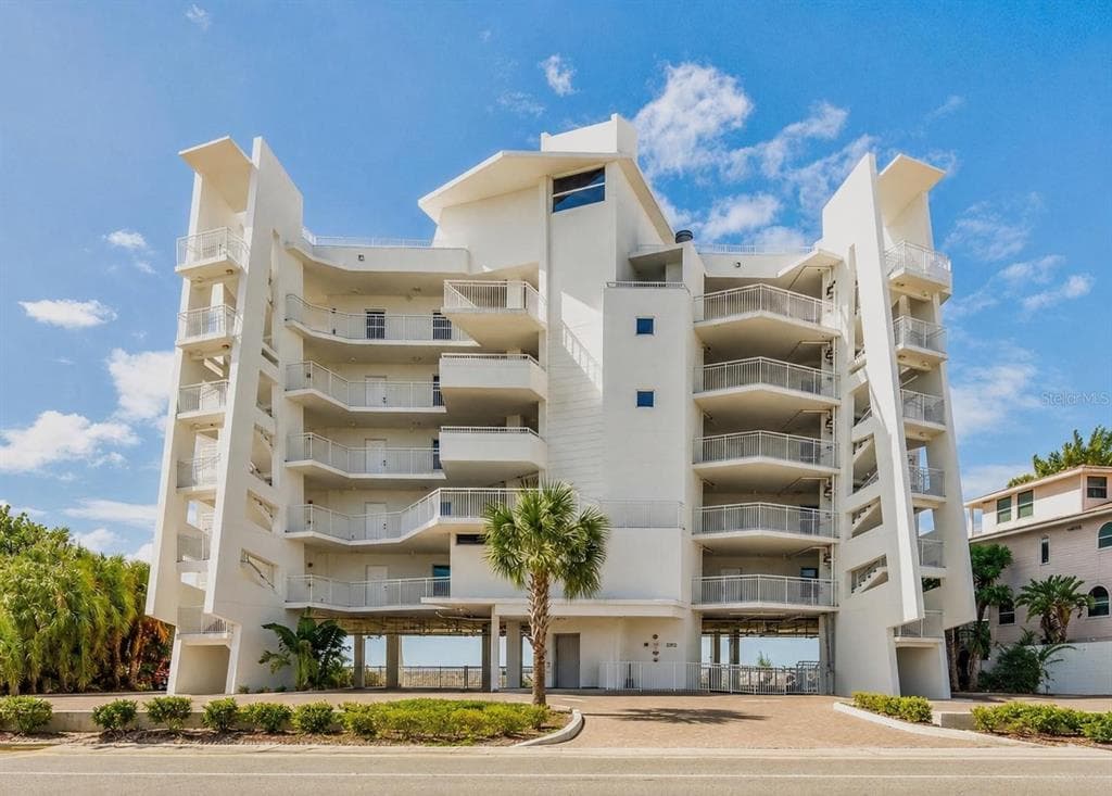 10116 GULF BOULEVARD # 405W, ST PETERSBURG, FL 33706