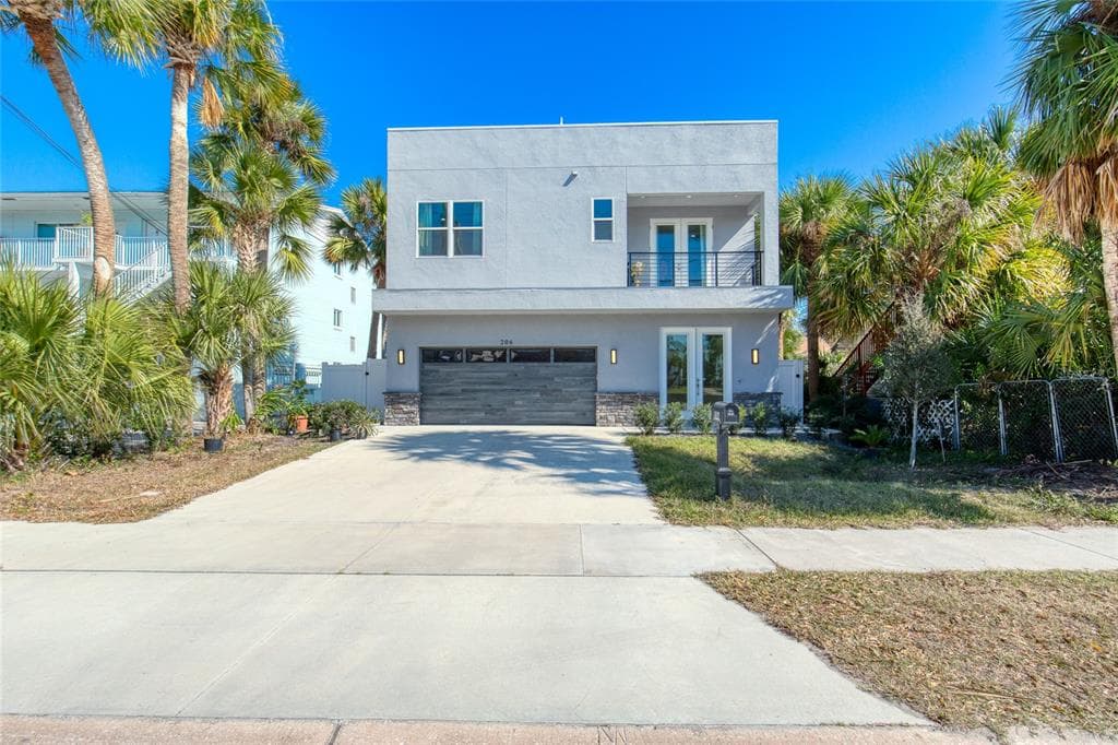 206 N HALIFAX AVENUE, DAYTONA BEACH, FL 32118