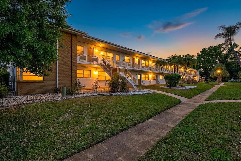 5940 21ST STREET N # 11, ST PETERSBURG, FL 33714