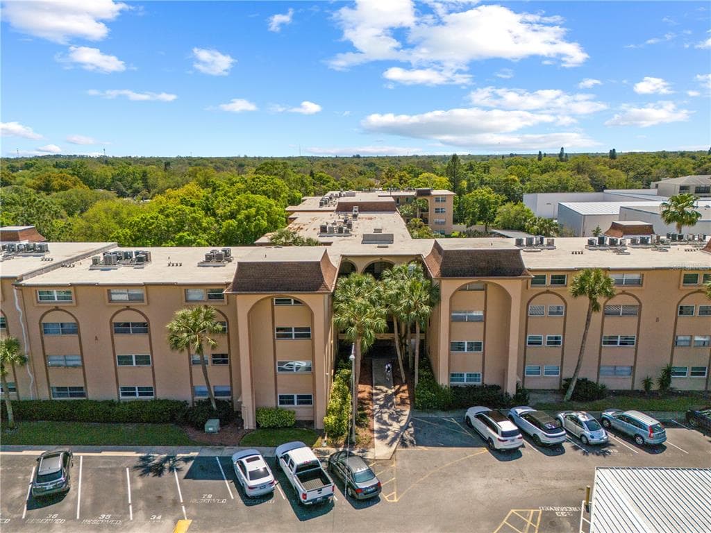2525 W BAY DRIVE # C21, BELLEAIR BLUFFS, FL 33770
