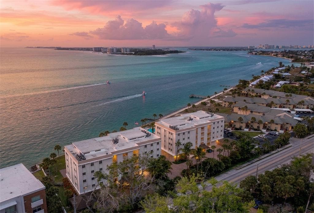 4712 OCEAN BOULEVARD # W10, SARASOTA, FL 34242
