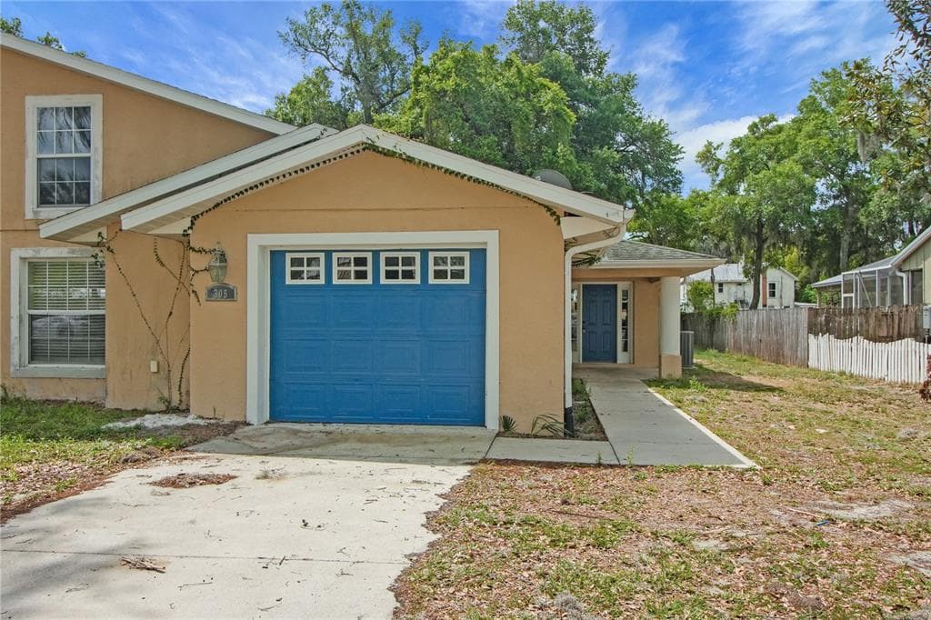 305 W FOUNTAIN STREET, FRUITLAND PARK, FL 34731