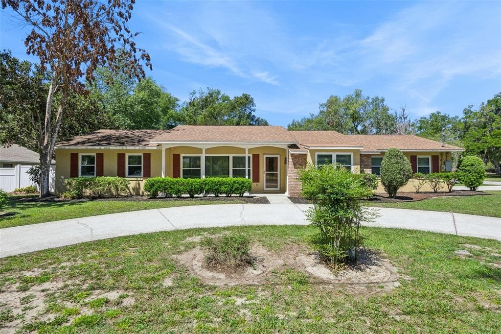 80 WHITCOMB AVENUE, UMATILLA, FL 32784