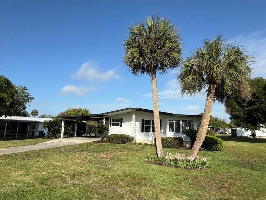 11 N BOBWHITE ROAD, WILDWOOD, FL 34785
