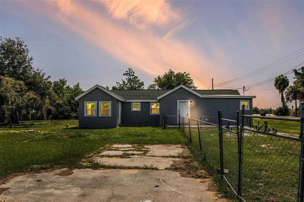 205 E CORNELL STREET, AVON PARK, FL 33825