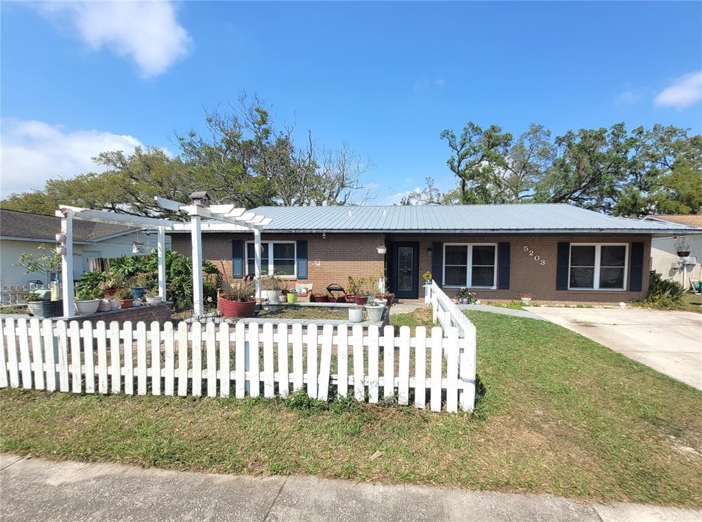 5203 PRESIDENTIAL STREET, SEFFNER, FL 33584