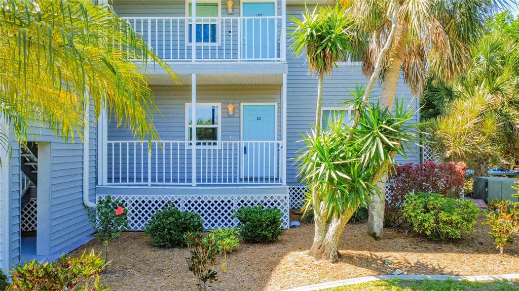 4410 WARREN AVENUE # 101, PORT CHARLOTTE, FL 33953