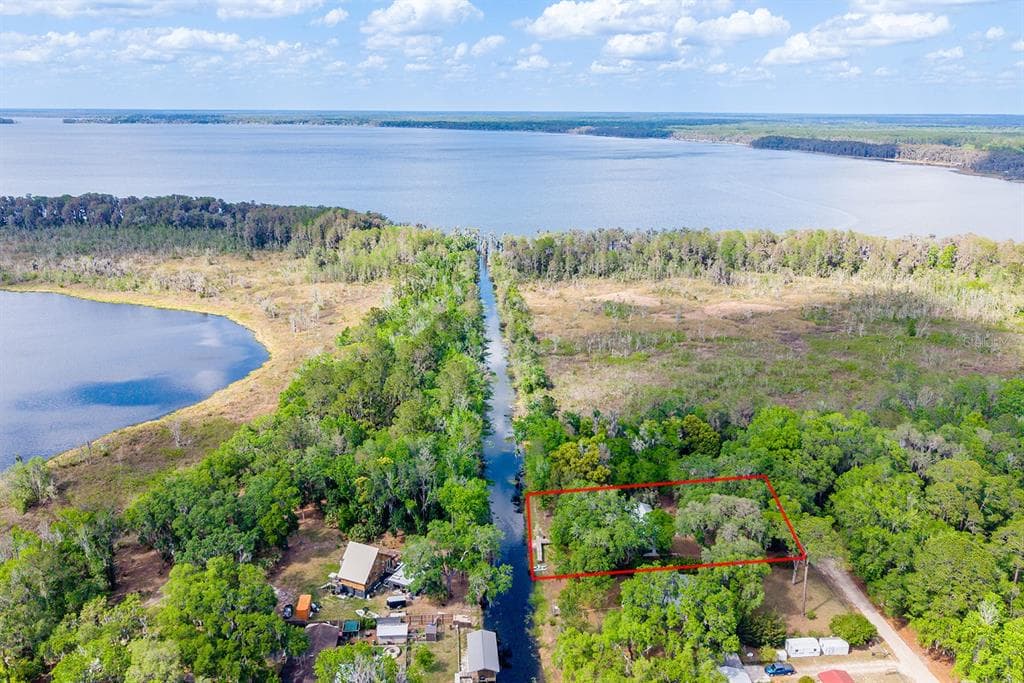 6308 ISLAND ROAD, MELROSE, FL 32666