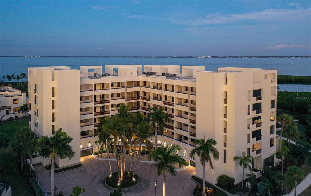 1932 HARBOURSIDE DRIVE # 242, LONGBOAT KEY, FL 34228