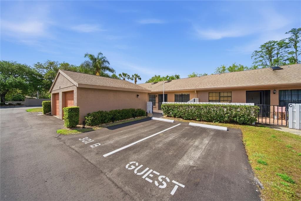 3135 CHARTER CLUB DRIVE # B, TARPON SPRINGS, FL 34688