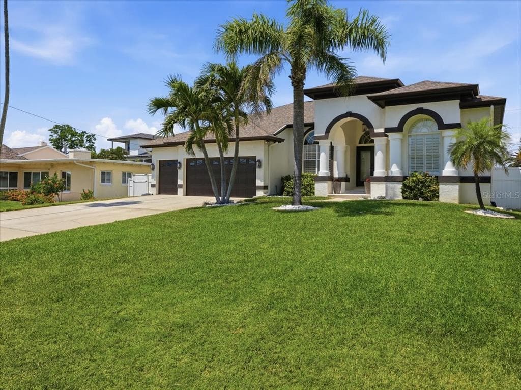 109 16TH STREET, BELLEAIR BEACH, FL 33786