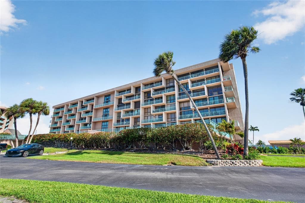 1 KEY CAPRI # 103E, TREASURE ISLAND, FL 33706