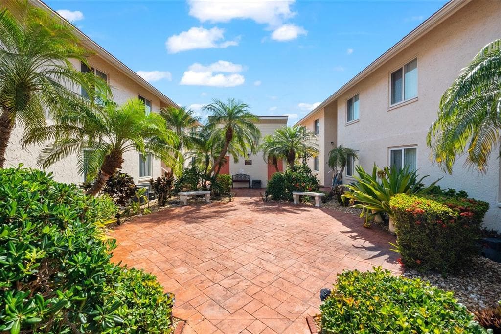 6708 SARASEA CIRCLE # 202, SARASOTA, FL 34242