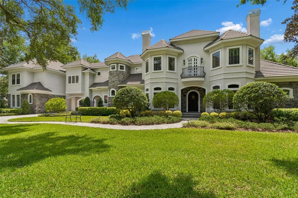702 BERROCALES DE AVILA, TAMPA, FL 33613