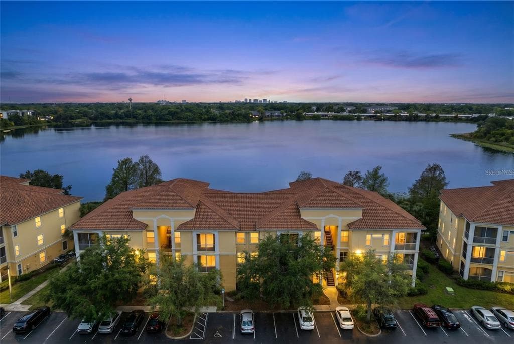 1440 LAKE SHADOW CIRCLE # 8305, MAITLAND, FL 32751