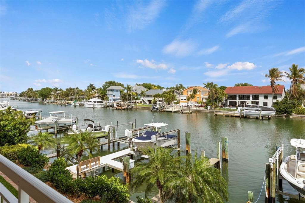 1071 PINELLAS BAYWAY S, ST PETERSBURG, FL 33715