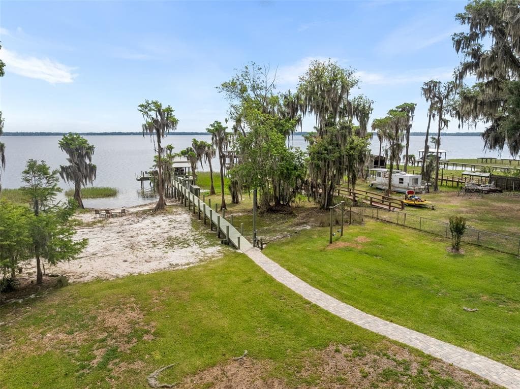 8026 NE 221ST STREET, MELROSE, FL 32666