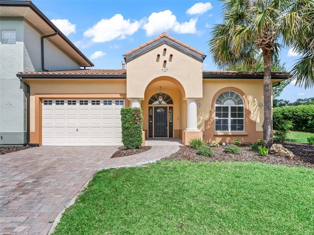 1256 AVENIDA DE LAS CASAS, LADY LAKE, FL 32159