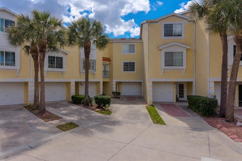 138 BRENT CIRCLE, OLDSMAR, FL 34677