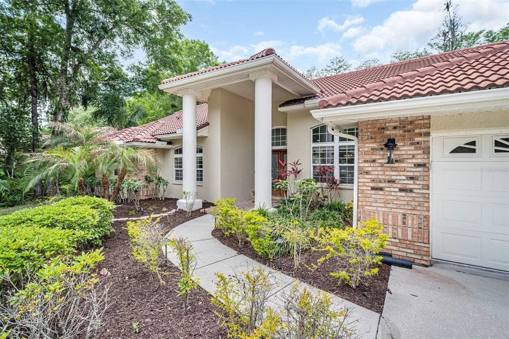 1404 EAST LAKE WOODLANDS PARKWAY, OLDSMAR, FL 34677