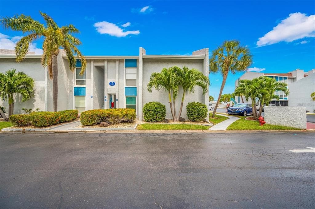 260 MEDALLION BOULEVARD # F, MADEIRA BEACH, FL 33708