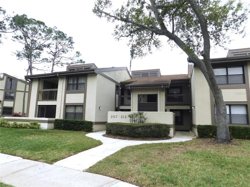 207 WOODLAKE WYNDE # 207, OLDSMAR, FL 34677