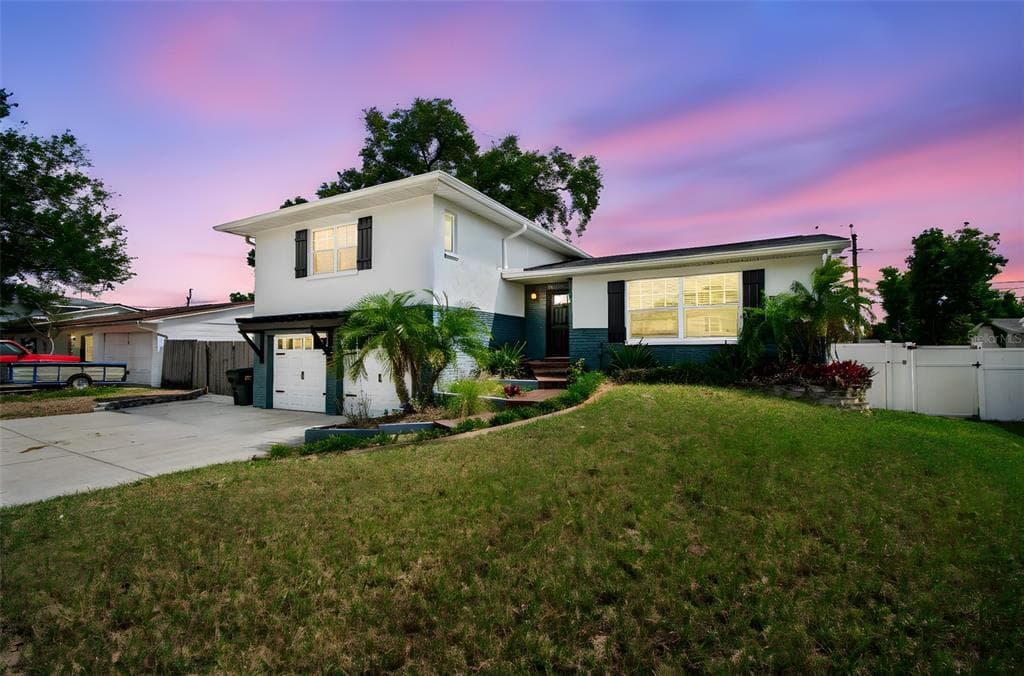 13548 BELLEWOOD AVENUE, SEMINOLE, FL 33776