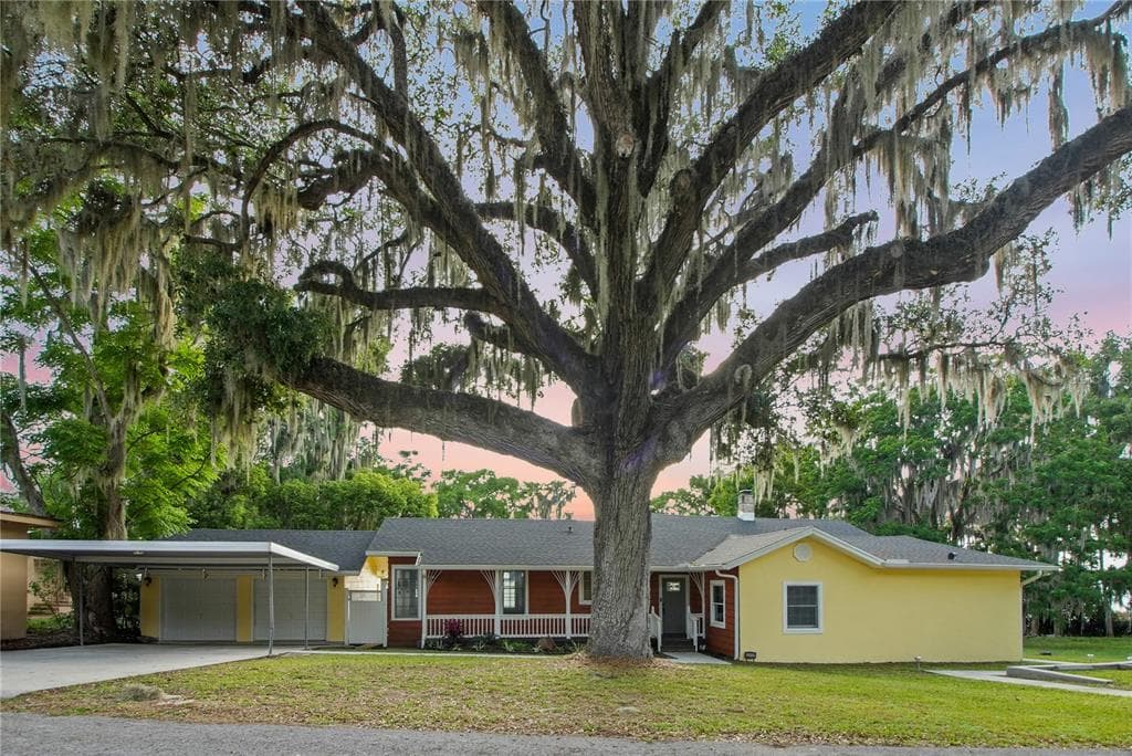 30437 ORANGE DRIVE, LEESBURG, FL 34748