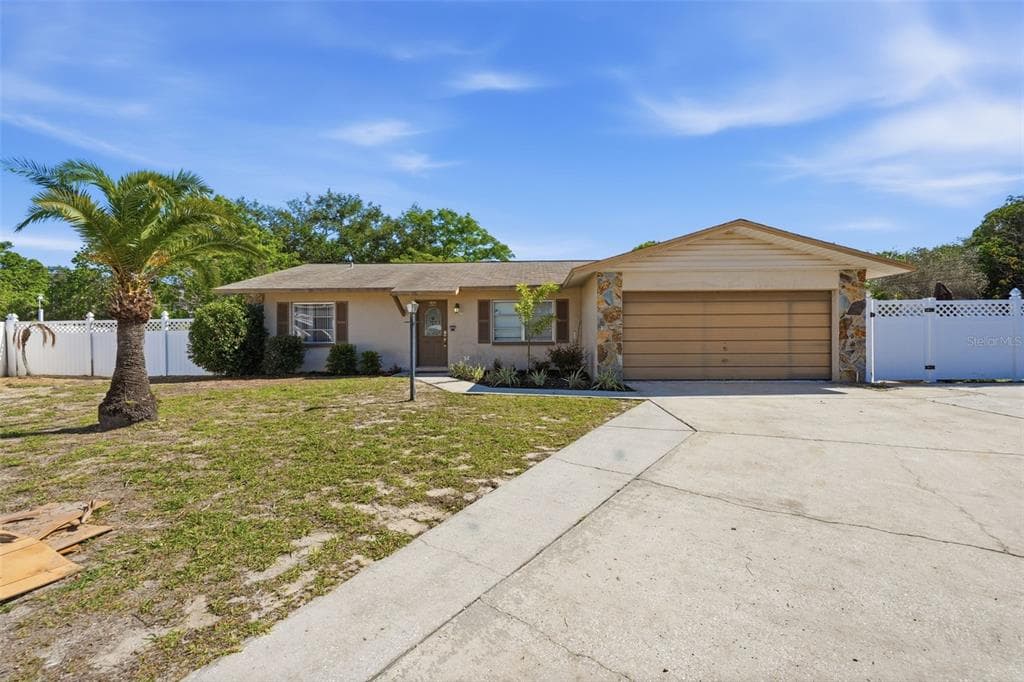 636 TESSIER COURT, TARPON SPRINGS, FL 34689