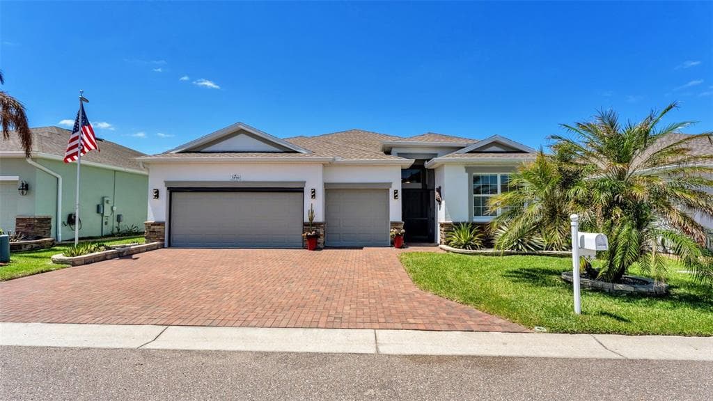 3890 BEDFORD AVENUE, WINTER HAVEN, FL 33884