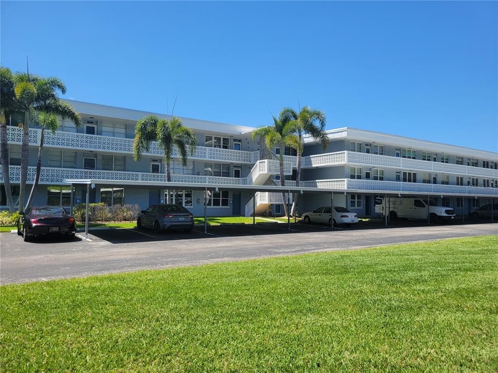 4720 LOCUST STREET NE # 219, ST PETERSBURG, FL 33703