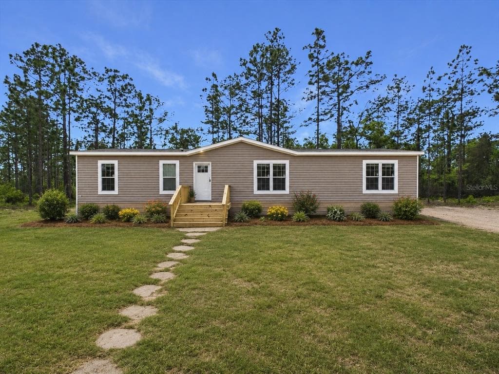 137 BEULAH DRIVE, HAWTHORNE, FL 32640