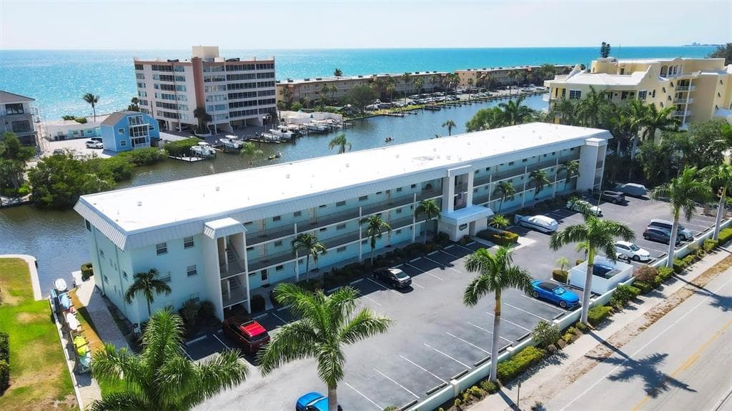 9200 MIDNIGHT PASS ROAD # 24, SARASOTA, FL 34242