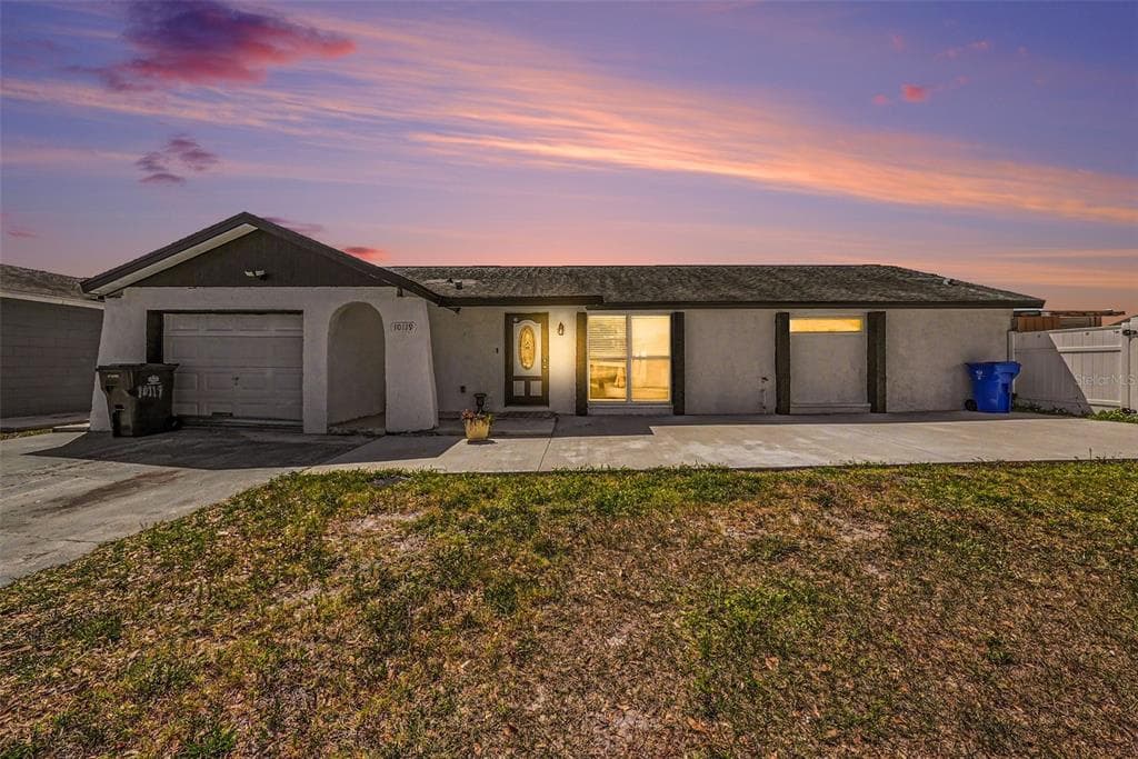 10119 CHIMNEY HILL COURT, TAMPA, FL 33615