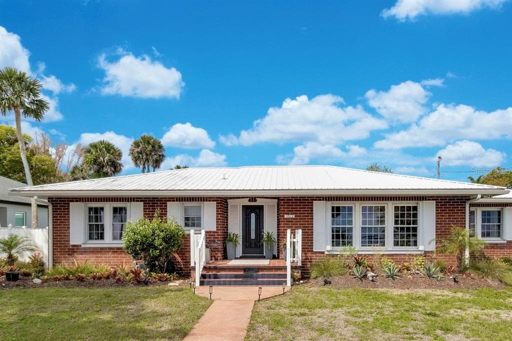 1322 RIVERSIDE DRIVE, TITUSVILLE, FL 32780