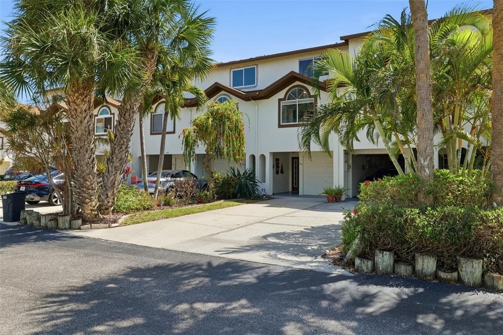 381 MADEIRA CIRCLE, TIERRA VERDE, FL 33715