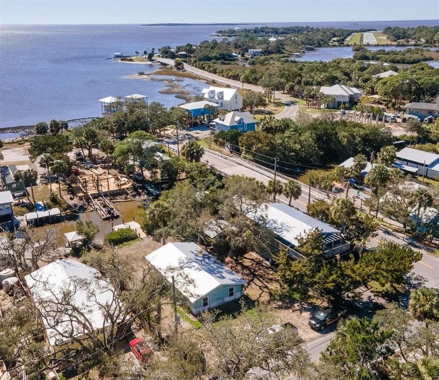 1170 WHIDDON AVENUE, CEDAR KEY, FL 32625
