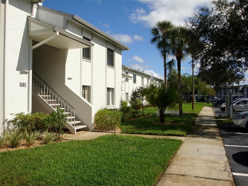 111 E CYPRESS COURT # 111, OLDSMAR, FL 34677