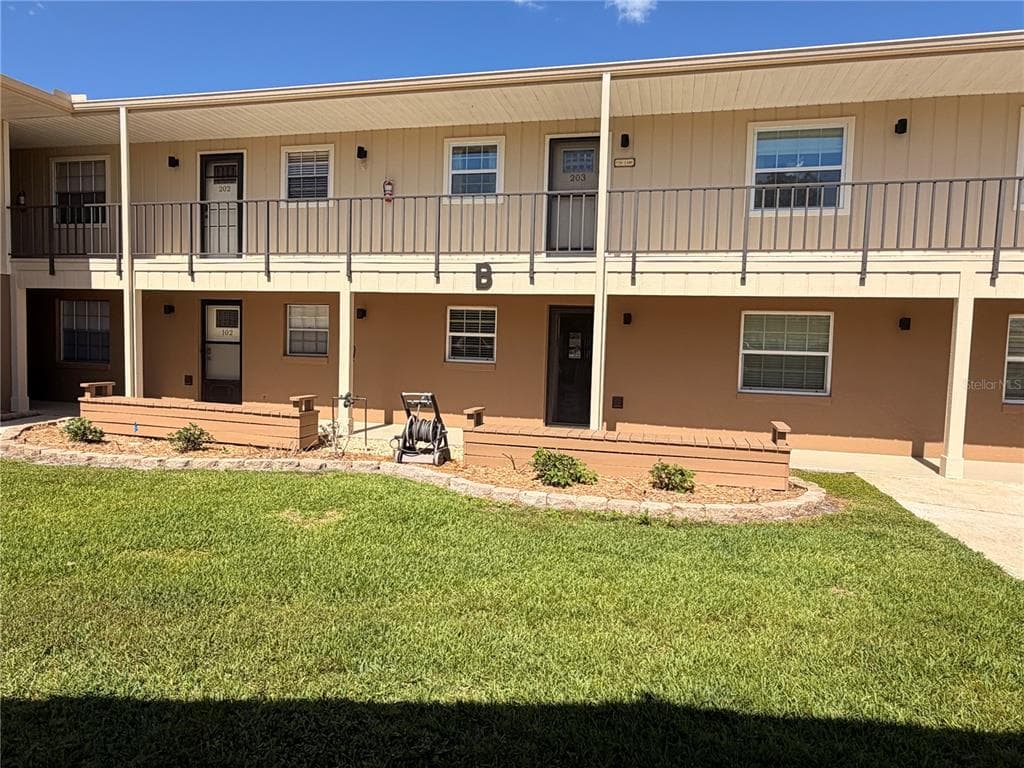 1640 JUNO TR # 205B, ASTOR, FL 32102