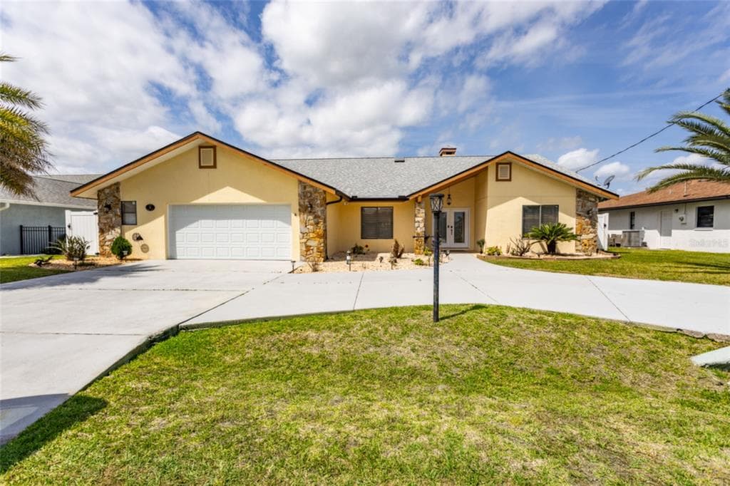 18 CLASSIC COURT S, PALM COAST, FL 32137