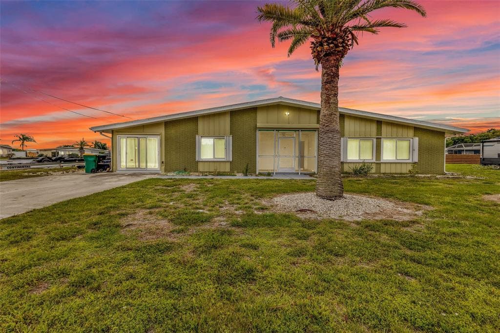 5527 FAIRWAY DRIVE S, PUNTA GORDA, FL 33982