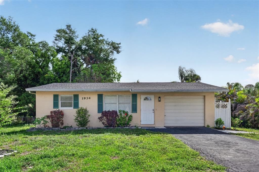 1934 FLAMINGO DRIVE, NORTH FORT MYERS, FL 33917